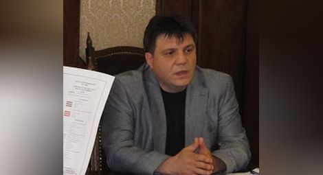 Русенските общински съветници отдадоха почит на починалия внезапно д-р Ервин Чакърян