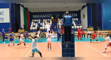 Волейболистите отстъпиха пред ЦСКА в невероятна петгеймова драма