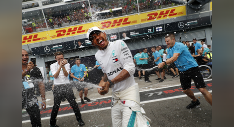 Хамилтън счупи рекорда на Шумахер с победа в Португалия
