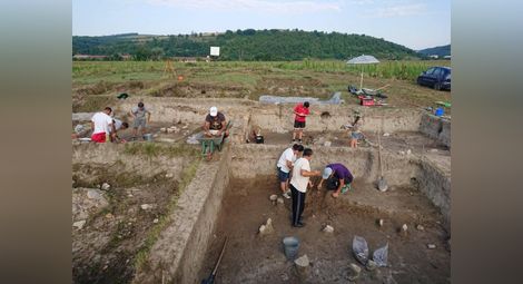 С 57 находки приключиха разкопките на хилядолетна пещ край Бъзовец