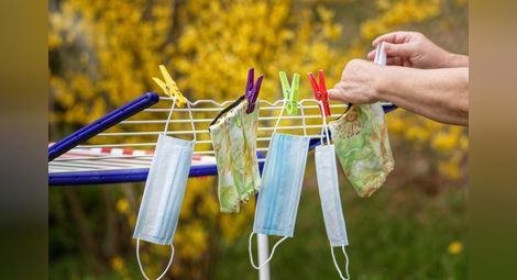 Проучване: Все повече българи си стоят вкъщи