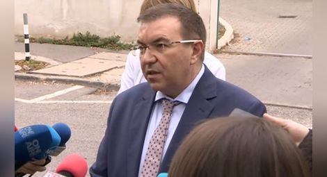 Министър Ангелов: Доц. Мангъров се включва в битката с коронавируса