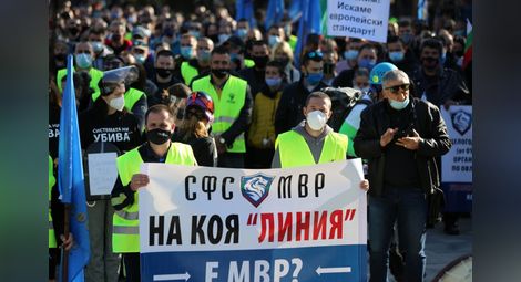 Най-големият синдикат в МВР се възмути от противопоставяне на униформените срещу медиците и децата