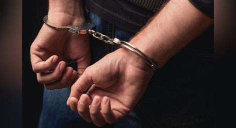 Двама наркодилъри на възраст задържани в акция на три полицейски дирекции