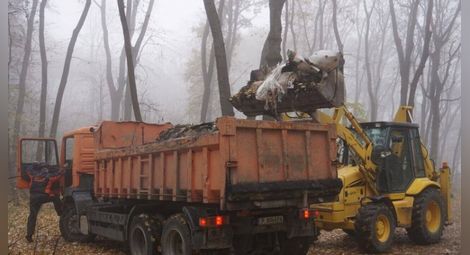 Над 40 тона боклуци събрани от николовчани в Лесопарка