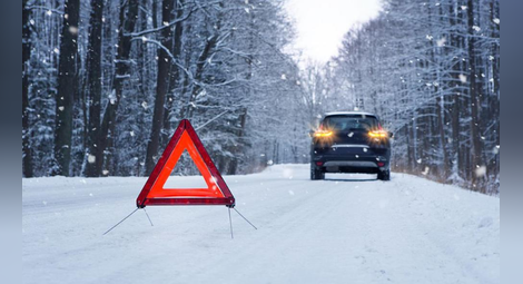 Затворен е пътят Силистра-Русе заради снеговалежа