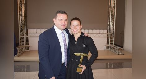 Състезателката по борба Биляна Дудова бе най-добра спортистка на Русе през 2019 година.                                   Снимка: Утро