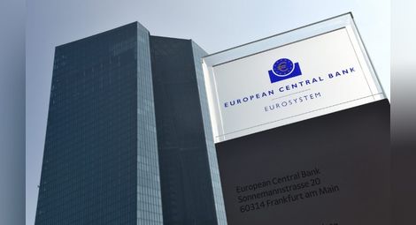ЕК повежда битка за силно евро