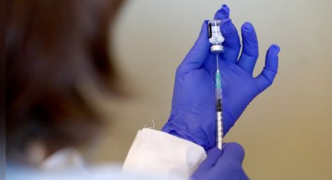 Лекари нямат инструкции за заразяване с Covid-19 между двете ваксинации