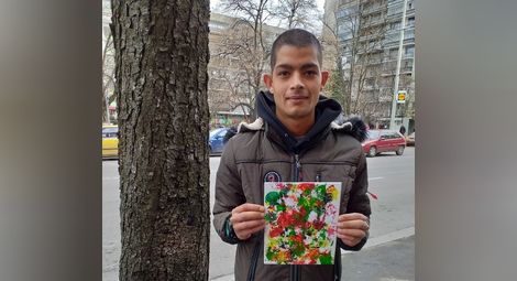 Любител художник подари 20 свои картини на Онкоцентъра