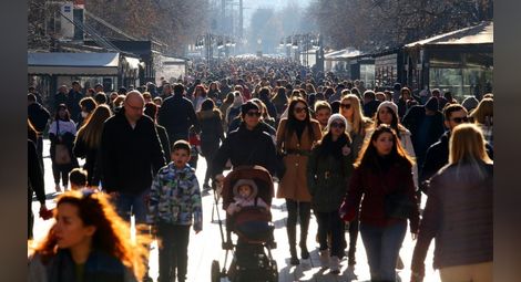 Галъп: Вероятно 1/3 от пълнолетните българи вече са преболедували COVID-19