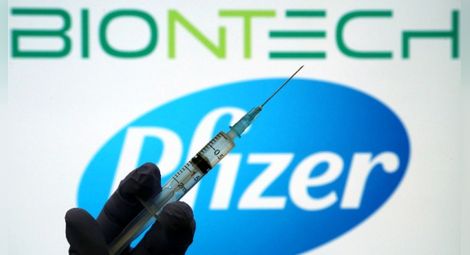 Pfizer / BioNTech ще тестват дали трета доза от Covid ваксината неутрализира новите варианти