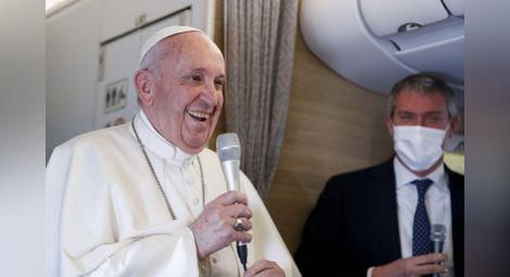 Приключи историческата визита на папа Франциск в Ирак