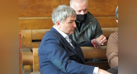 Пламен Бобоков на старта на процеса срещу него в Русе: Не изключвам вероятността някой да е поставил таблото със стрелите в дома ми