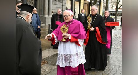 Папският нунций ръкополага в Русе новия епископ на Николопска епархия