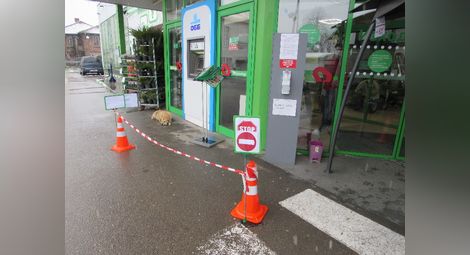 Изнесени каси смекчават локдауна пред затворените хипермаркети