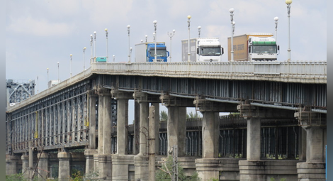 Пет са отворените оферти за проектиране при ремонта на Дунав мост при Русе