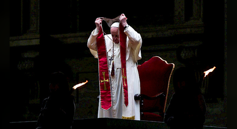 Папата оглави необичайно религиозно шествие