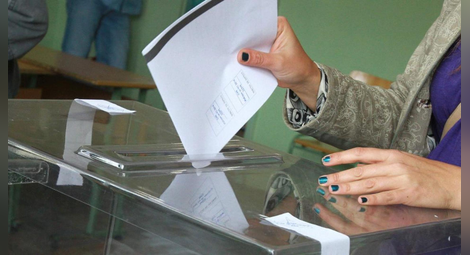 Висшистите гласували за ГЕРБ, младите - за Слави, а възрастните - за БСП
