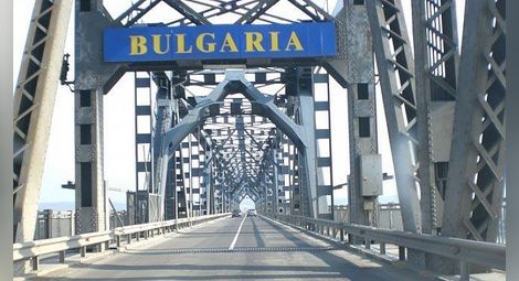 Ремонт затваря Дунав мост няколко нощи по 5-6 часа