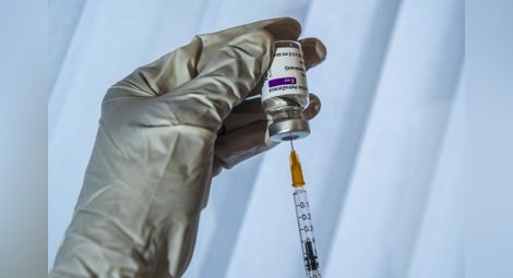 ЕМА: Има връзка между ваксинацията с "Астра Зенека" и случаите на тромбоза