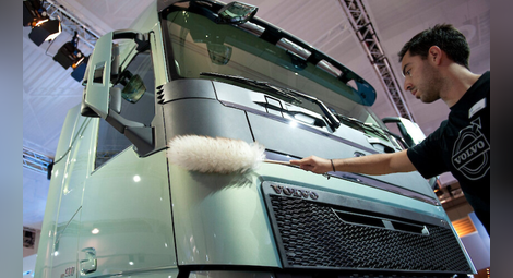 Daimler и Volvo с революционна водородна технология за товарни камиони
