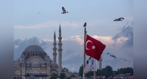 Турция отменя задължителния PCR тест за гражданите на 15 държави, но не и за България