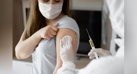 Румънците вече могат да се ваксинират без записване