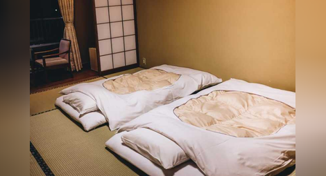 Защо е полезно да спим на пода според японците: 5 причини