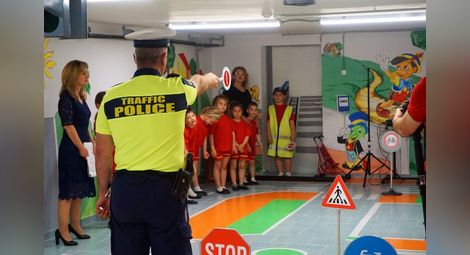 Рокерите от „Лоулендърс“ се включиха в състезание по безопасност на движението в русенската детска градина "Пинокио"