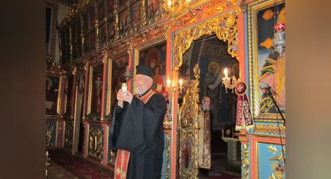 Русе получава Благодатния огън от Румънската патриаршия