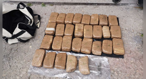Заловиха 16 кг хероин в кюстендилското село Коняво