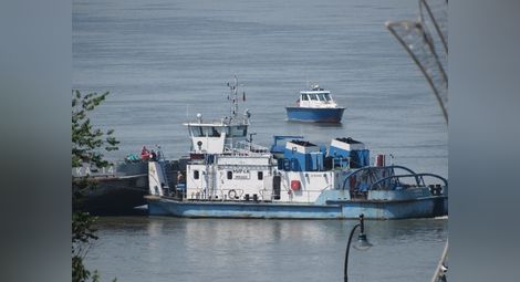 Откриха пояса и спасителната жилетка на скочилия в Дунав моряк