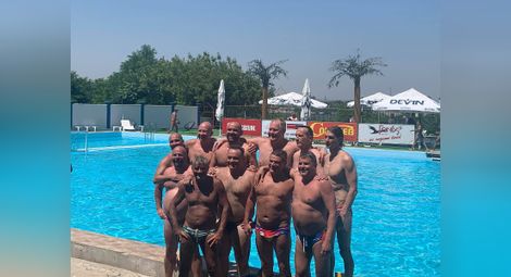 Германският "Юрдинген" спечели международния турнир по водна топка за ветерани „Иво Петров“ в Русе /галерия/