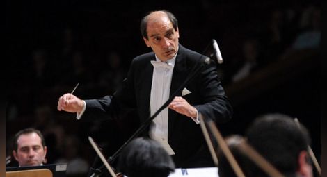 Маестро Емил Табаков е почетен  диригент на Русенската опера