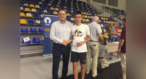 15-годишният Станислав Ботев се класира първи в международен турнир по шахмат