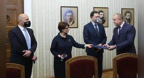 Радев ще връчи мандата на ГЕРБ в петък