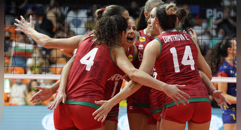 България разгроми и Испания на Европейското по волейбол