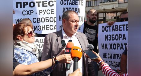 Българинов: Можем да намерим решение да се пазим от пандемията и заведенията да работят