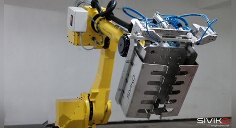 Уникален робот на русенска фирма заменя напълно хора и машини в тежко производств