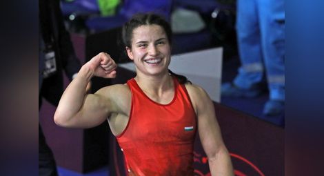 Биляна Дудова финалист на световното по борба
