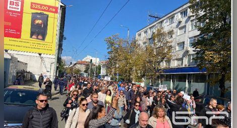 Протестът срещу мерките в Бургас прерасна в гражданско неподчинение