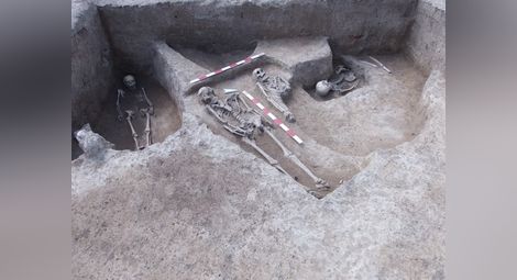 Представят артефакти, намерени  при разкопки край Мартен