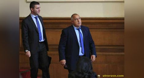 Борисов: Искам да изкопча думата "предсрочни" от управляващите
