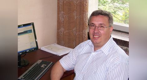 Единственият действащ академик в Пловдив е преподавателят от УХТ Атанас Павлов