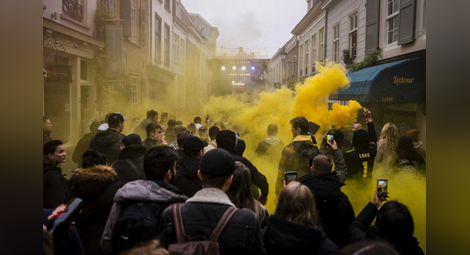 Европа протестира срещу зелените пропуски: Сблъсъци с полицията, ранени и арестувани (СНИМКИ, ВИДЕО)