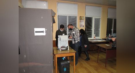 Избирателната активност към 11 часа на балотажа в Русе е по-висока от тази на първия тур