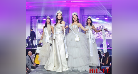 Със заря и мажоретки посрещнаха новата Мис България Сара Младенова в родния ѝ Шумен