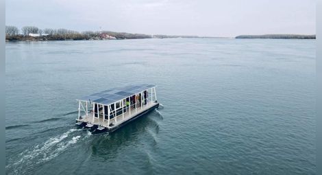 Кораб на водород вече плава по Дунав