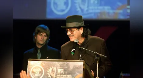 Карлос Сантана претърпя операция на сърцето